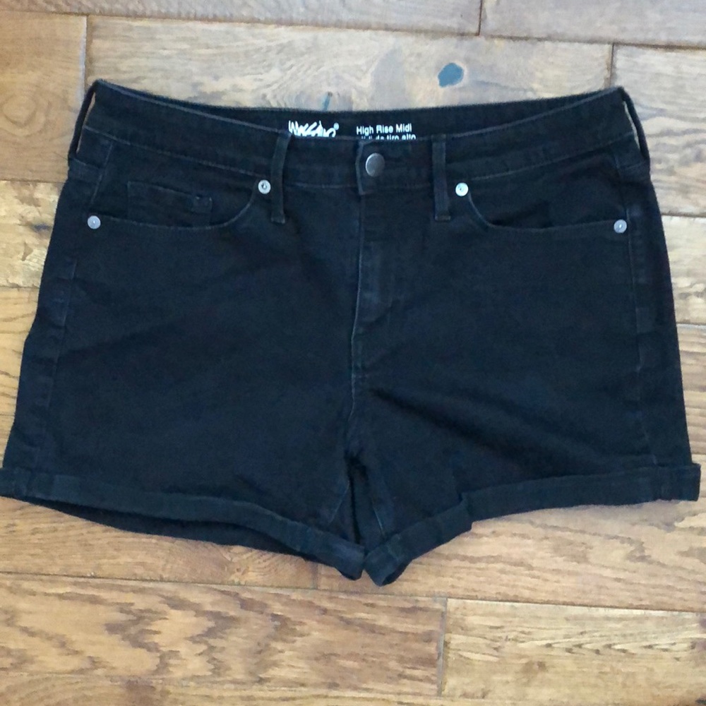 High Rise Black Shorts Size 12